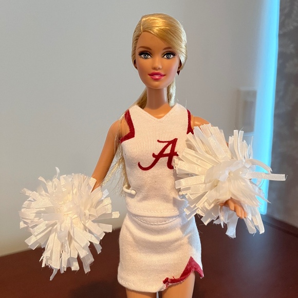 Barbie Doll 2012 University of Alabama Barbie - Picture 2 of 7